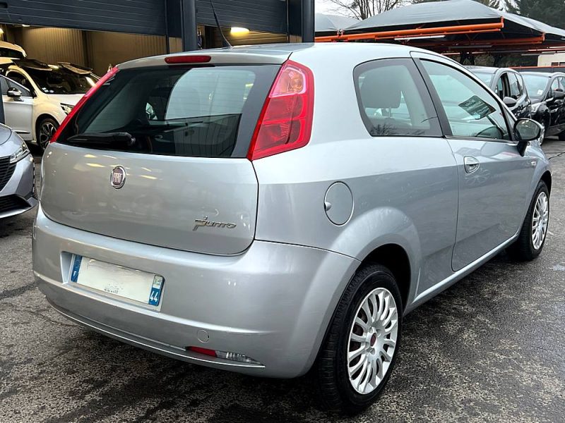 FIAT GRANDE PUNTO 1.3 MULTIJET 75 Cv CLIMATISATION BLUETOOTH 5 PLACES - GARANTIE 1 AN