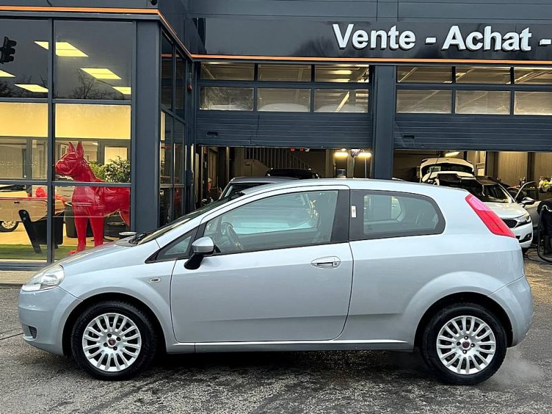 FIAT GRANDE PUNTO 1.3 MULTIJET 75 Cv CLIMATISATION BLUETOOTH 5 PLACES - GARANTIE 1 AN