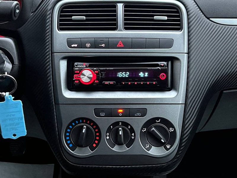 FIAT GRANDE PUNTO 1.3 MULTIJET 75 Cv CLIMATISATION BLUETOOTH 5 PLACES - GARANTIE 1 AN