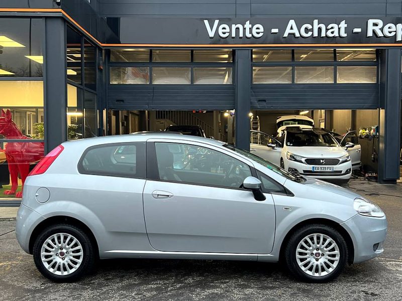FIAT GRANDE PUNTO 1.3 MULTIJET 75 Cv CLIMATISATION BLUETOOTH 5 PLACES - GARANTIE 1 AN