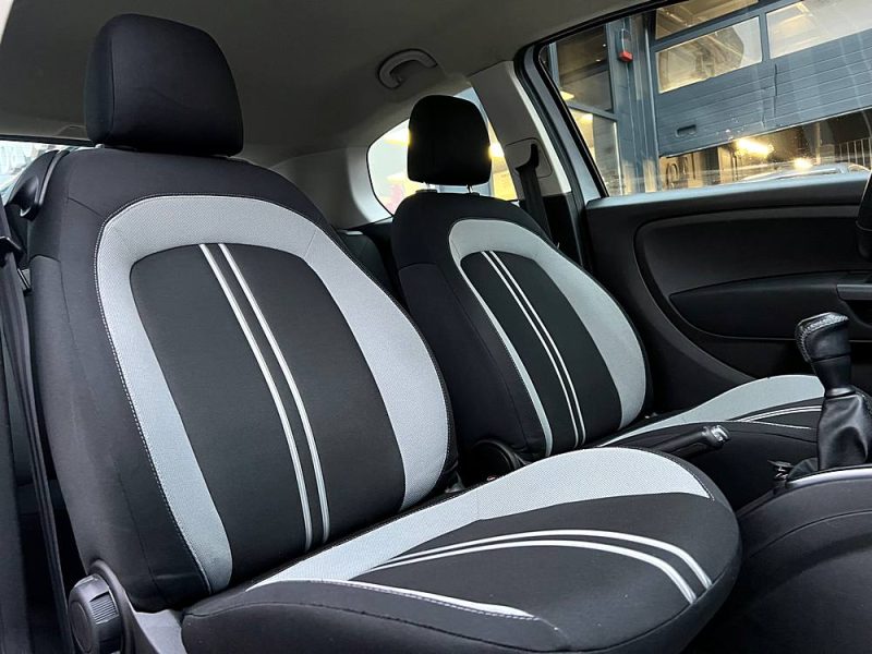 FIAT GRANDE PUNTO 1.3 MULTIJET 75 Cv CLIMATISATION BLUETOOTH 5 PLACES - GARANTIE 1 AN