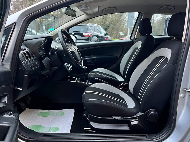 FIAT GRANDE PUNTO 1.3 MULTIJET 75 Cv CLIMATISATION BLUETOOTH 5 PLACES - GARANTIE 1 AN