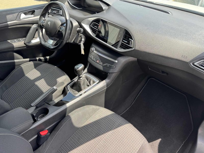 PEUGEOT 308 1.5 HDI 130 PREMIUM \" TVA RECUPERABLE\"