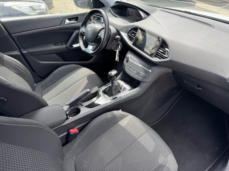 PEUGEOT 308 1.5 HDI 130 PREMIUM \" TVA RECUPERABLE\"