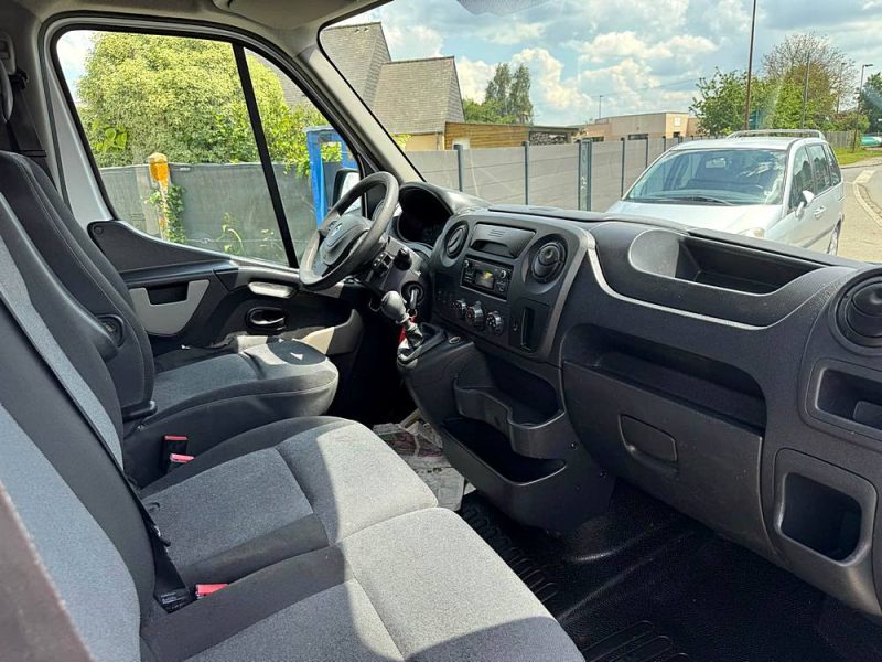 RENAULT MASTER 3 2.3 DCI 130 L2H2 TVA