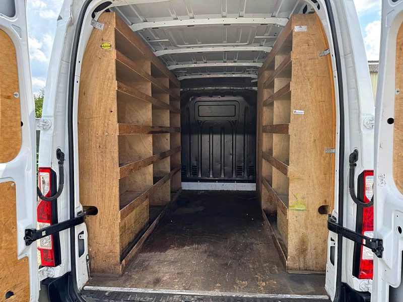 RENAULT MASTER 3 2.3 DCI 130 L2H2 TVA