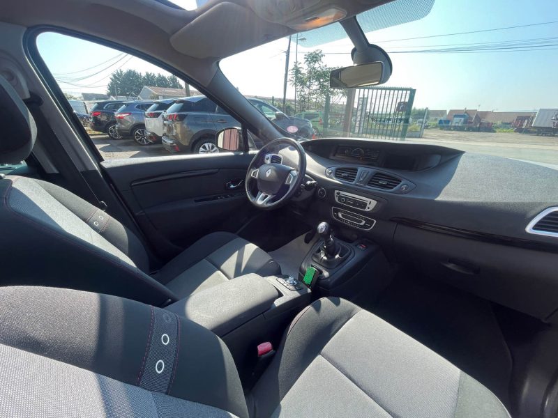 RENAULT MEGANE SCENIC 2012 BOSE 1.2i - 16V TURBO TCE 115CV CRIT'AIR 1