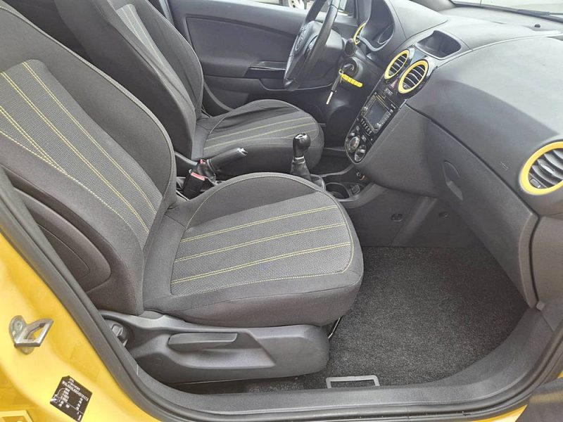 OPEL CORSA  2012