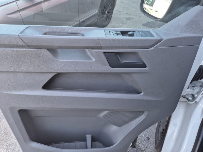 VOLKSWAGEN TRANSPORTER 2023