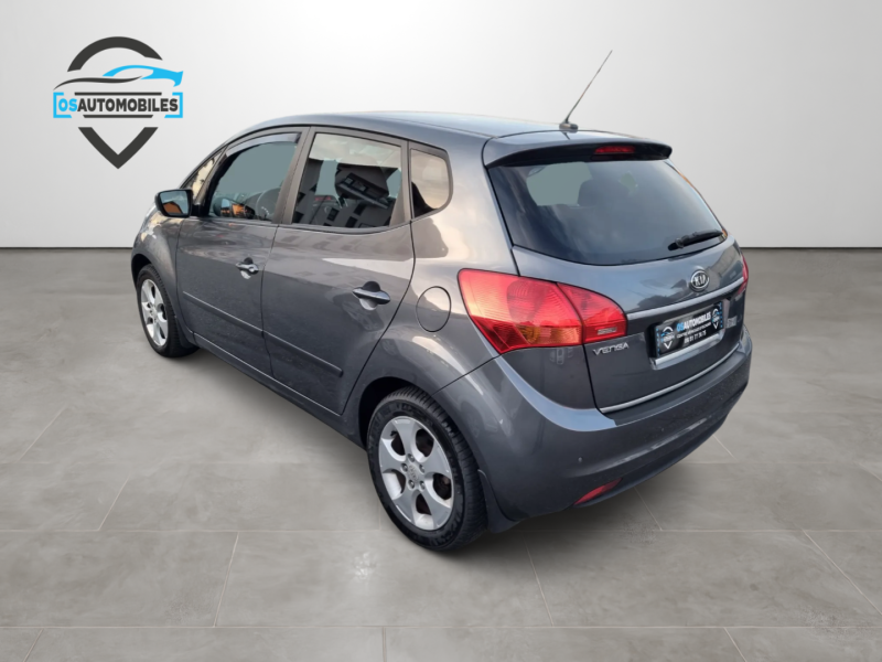 KIA VENGA 2011