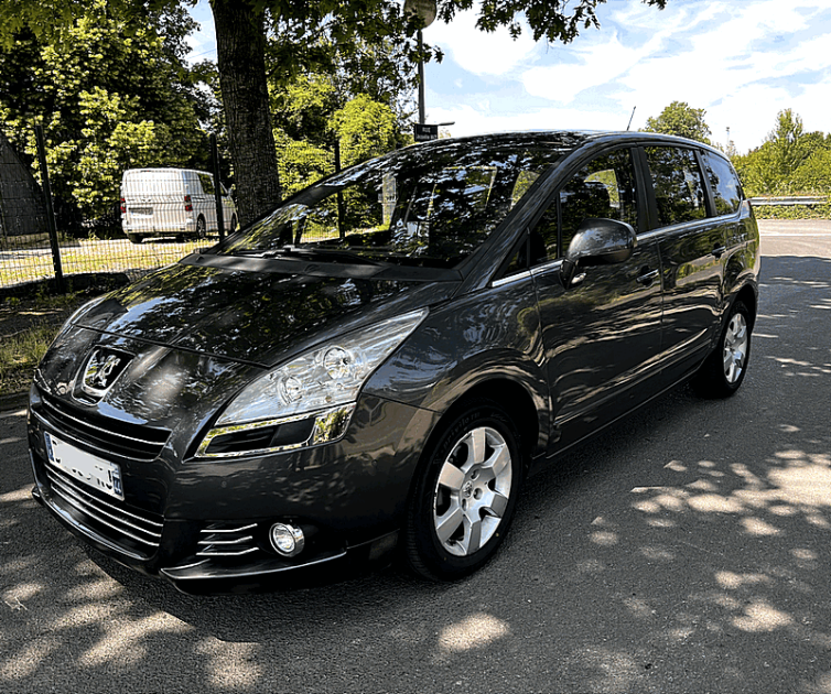 PEUGEOT 5008 2010