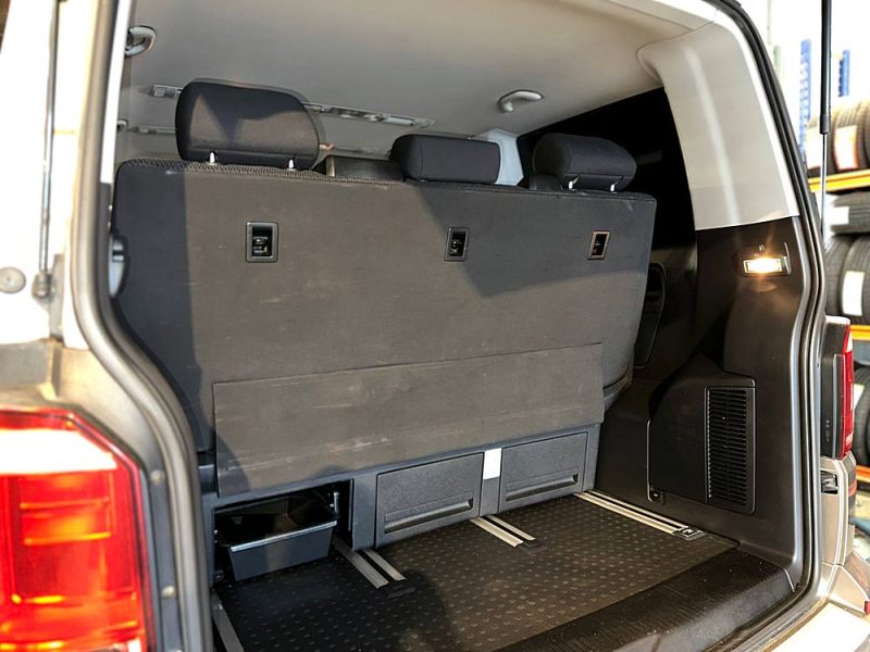 VOLKSWAGEN MULTIVAN 2016