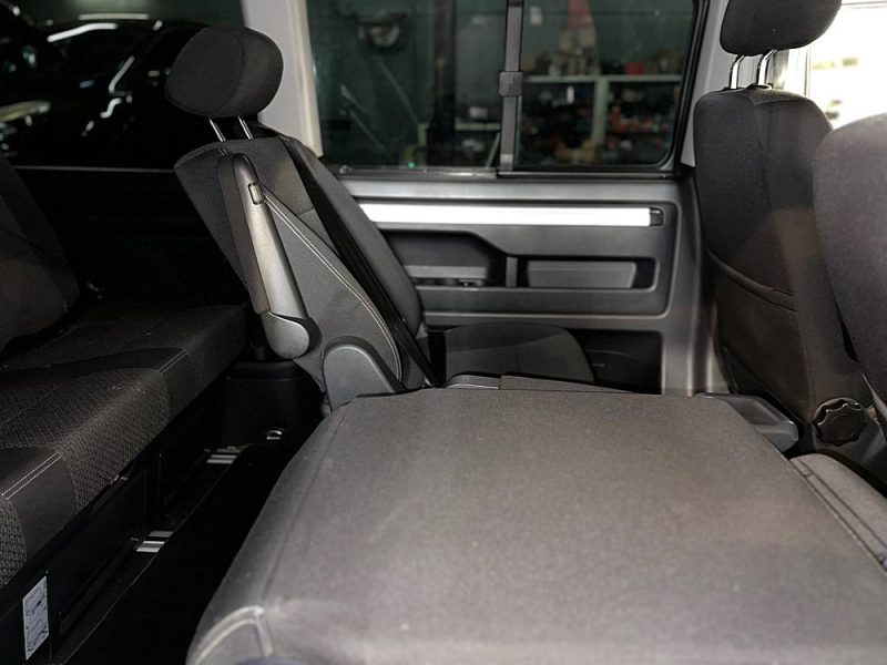 VOLKSWAGEN MULTIVAN 2016