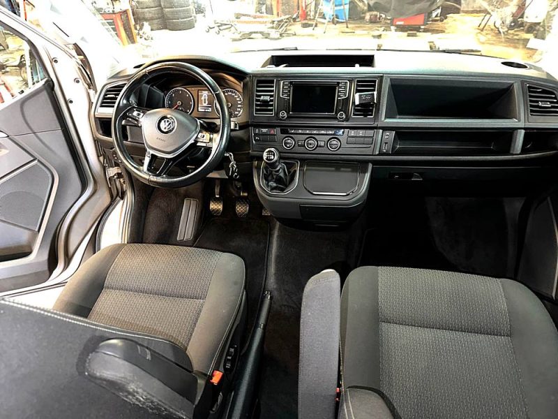 VOLKSWAGEN MULTIVAN 2016