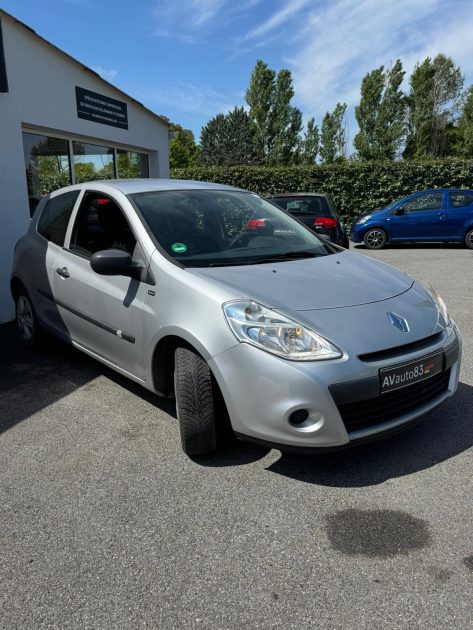 RENAULT  CLIO 3 Yahoo! 1.2 LEV 75CV / Distribution Neuve / CT OK / 68.000KM 