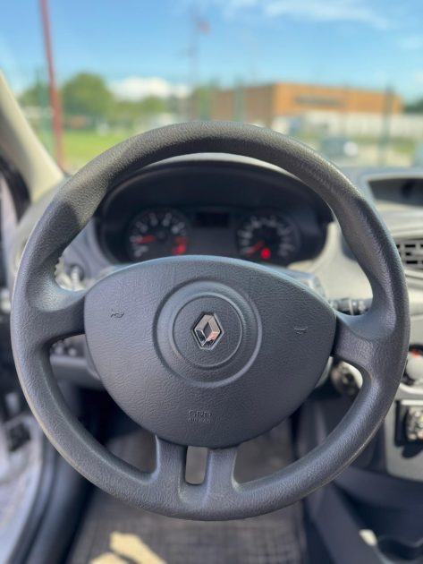 RENAULT  CLIO 3 Yahoo! 1.2 LEV 75CV / Distribution Neuve / CT OK / 68.000KM 