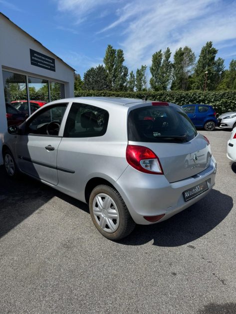 RENAULT  CLIO 3 Yahoo! 1.2 LEV 75CV / Distribution Neuve / CT OK / 68.000KM 