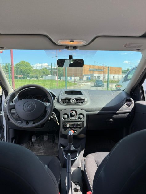 RENAULT  CLIO 3 Yahoo! 1.2 LEV 75CV / Distribution Neuve / CT OK / 68.000KM 