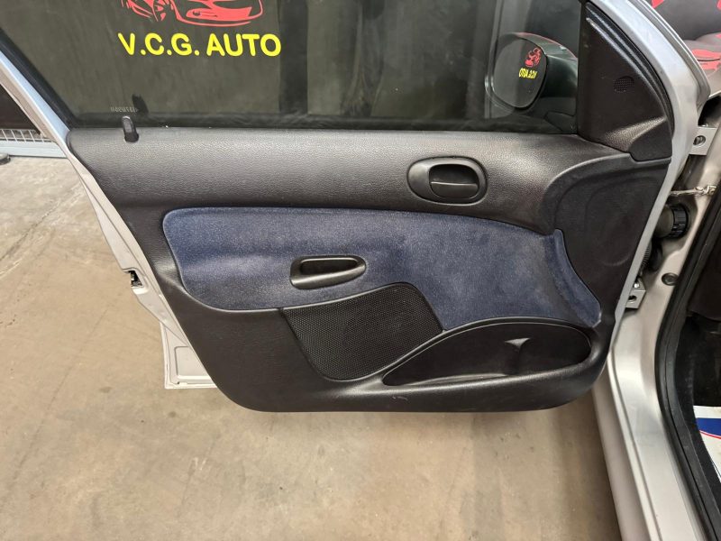PEUGEOT 206  1.4i 75 XT 