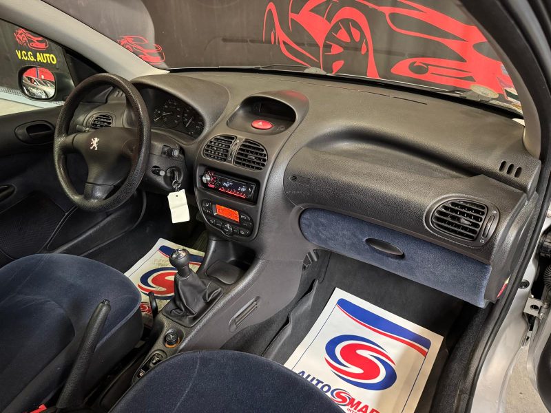 PEUGEOT 206  1.4i 75 XT 