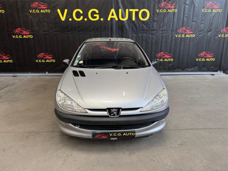 PEUGEOT 206  1.4i 75 XT 