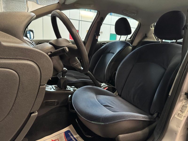 PEUGEOT 206  1.4i 75 XT 
