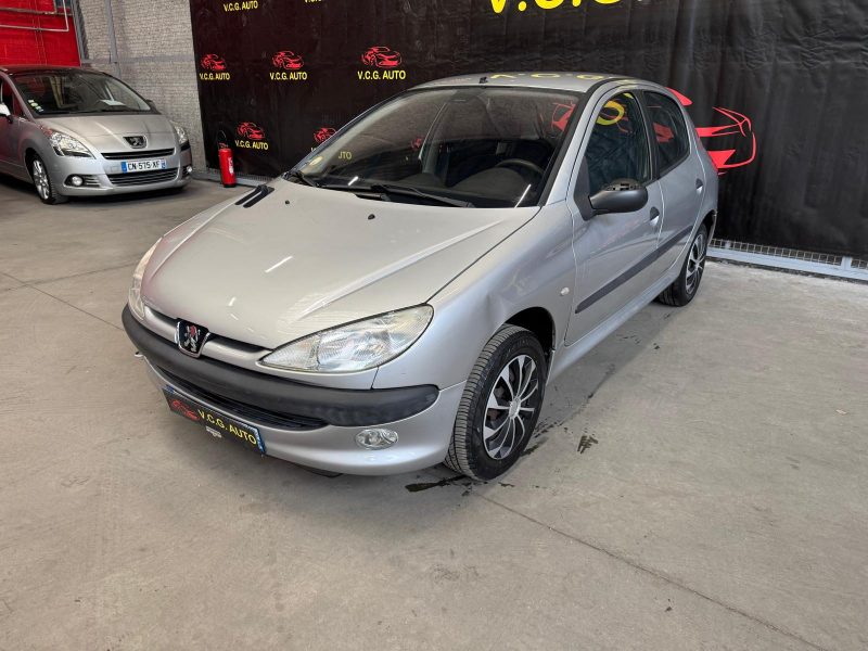 PEUGEOT 206  1.4i 75 XT 