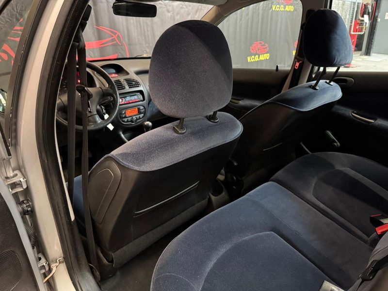 PEUGEOT 206  1.4i 75 XT 