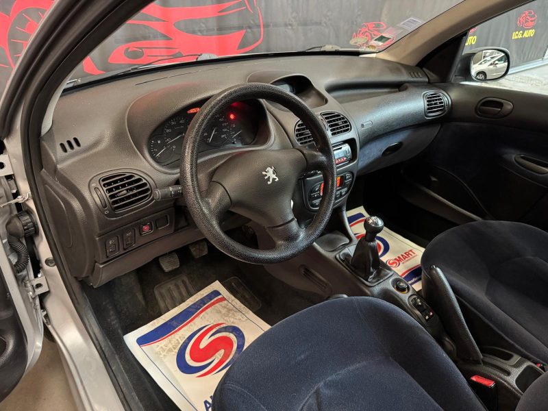 PEUGEOT 206  1.4i 75 XT 