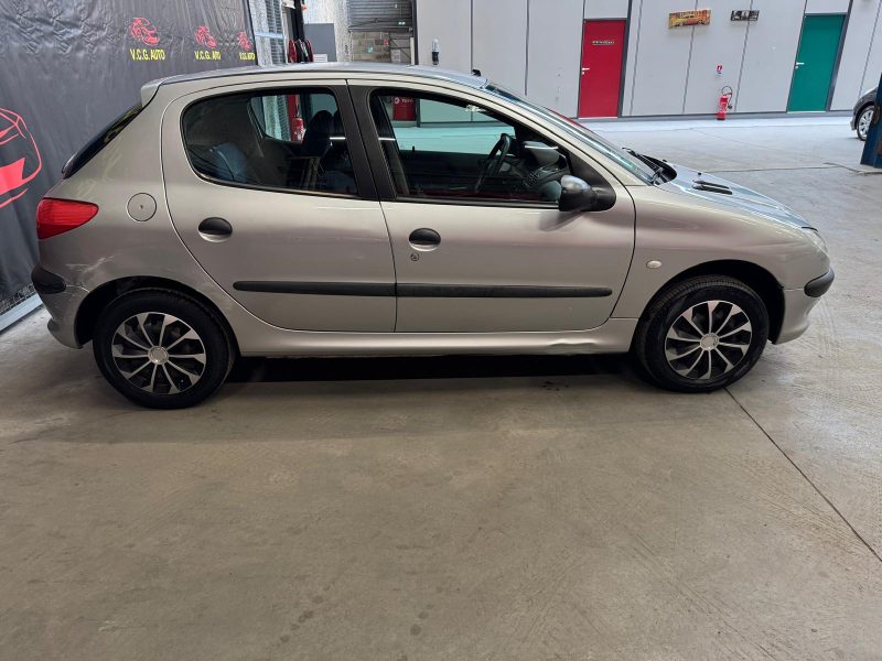 PEUGEOT 206  1.4i 75 XT 