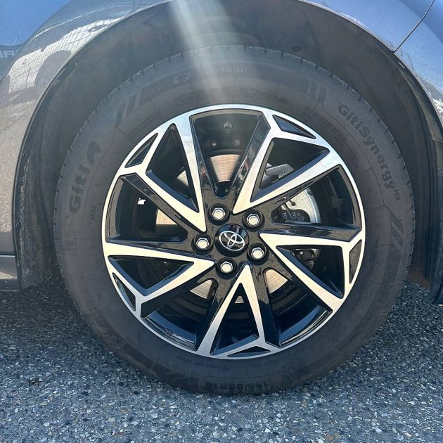 TOYOTA YARIS 1.5i HYBRID 116 cv Design Garantie Toyota