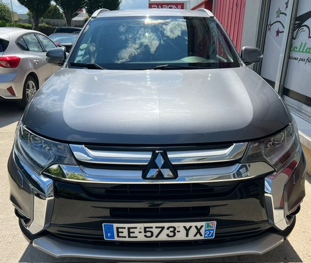 MITSUBISHI OUTLANDER 2016