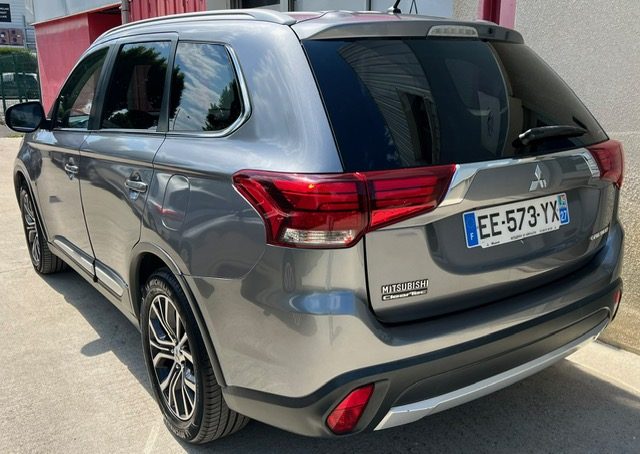 MITSUBISHI OUTLANDER 2016