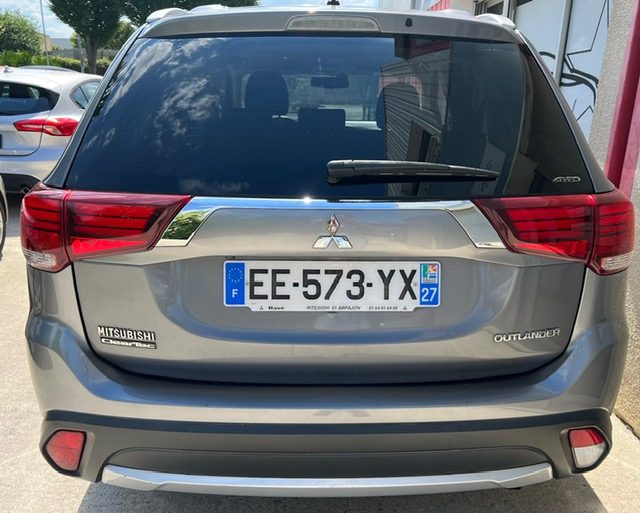 MITSUBISHI OUTLANDER 2016