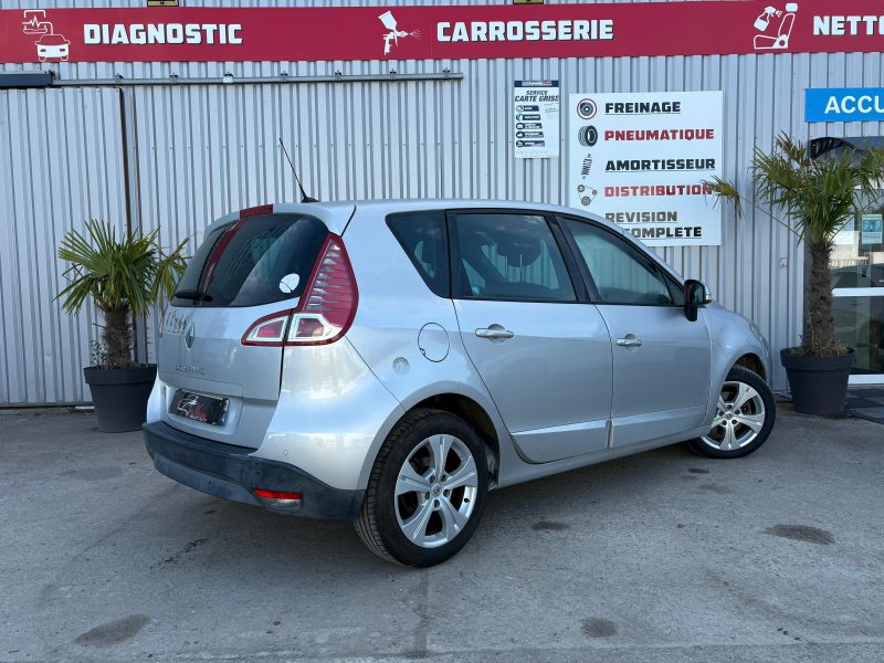 RENAULT MEGANE SCENIC 2011