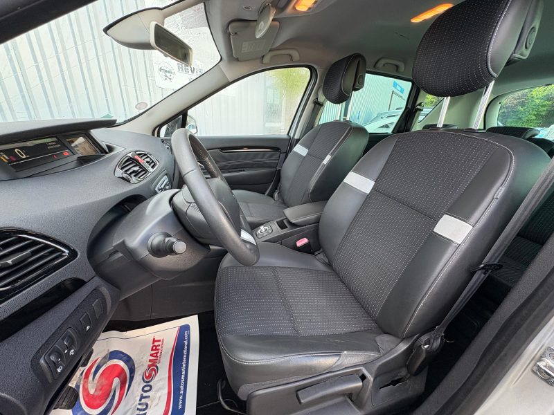 RENAULT MEGANE SCENIC 2011