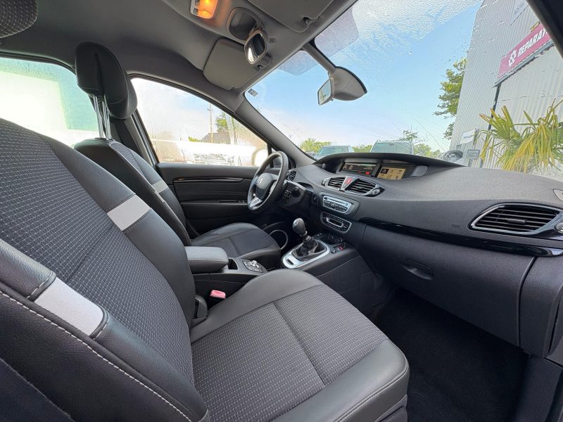 RENAULT MEGANE SCENIC 2011