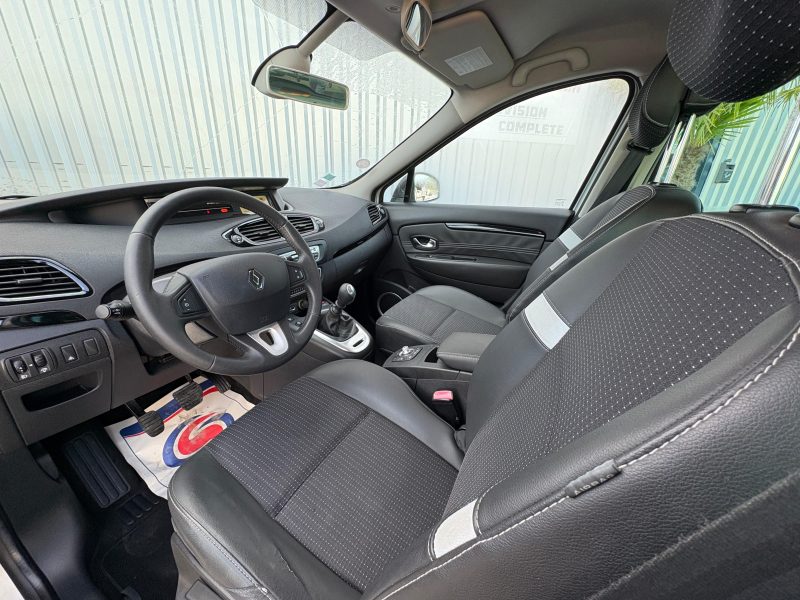 RENAULT MEGANE SCENIC 2011