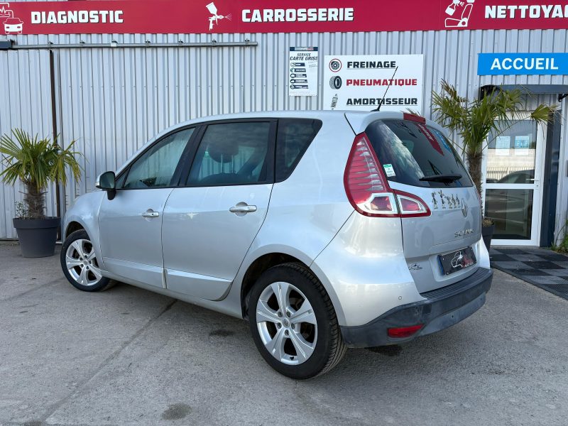 RENAULT MEGANE SCENIC 2011