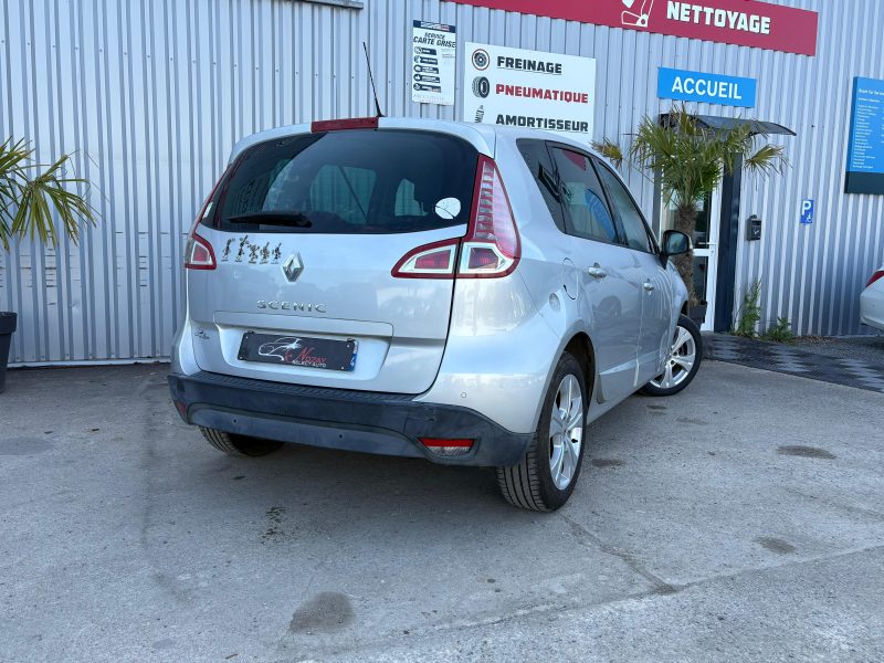 RENAULT MEGANE SCENIC 2011