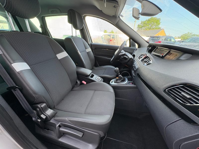 RENAULT MEGANE SCENIC 2011