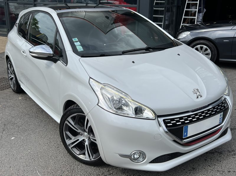 PEUGEOT 208 GTI 1.6 THP 200 Cv 1ERE MAIN / GPS TOIT PANORAMIQUE 47 700 Kms CritAir1 - GARANTIE 1 AN