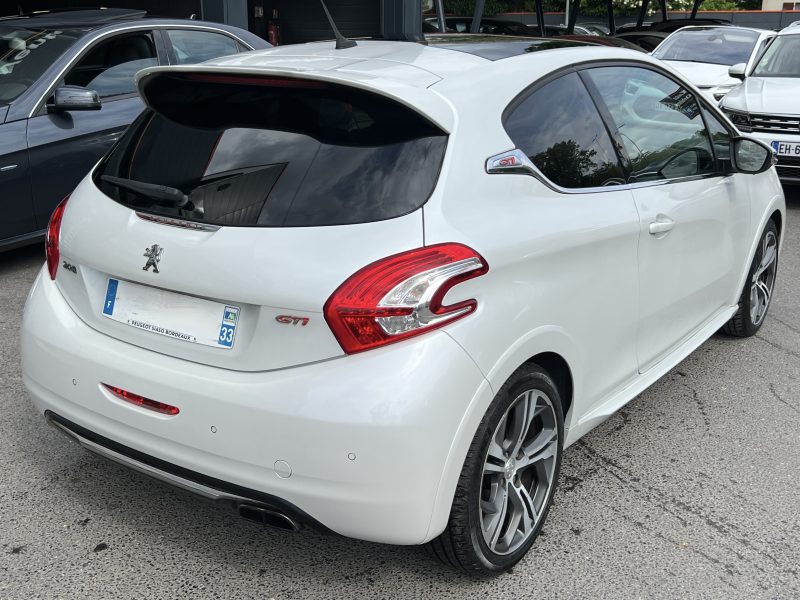 PEUGEOT 208 GTI 1.6 THP 200 Cv 1ERE MAIN / GPS TOIT PANORAMIQUE 47 700 Kms CritAir1 - GARANTIE 1 AN