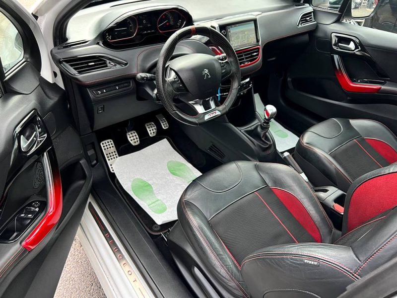 PEUGEOT 208 GTI 1.6 THP 200 Cv 1ERE MAIN / GPS TOIT PANORAMIQUE 47 700 Kms CritAir1 - GARANTIE 1 AN