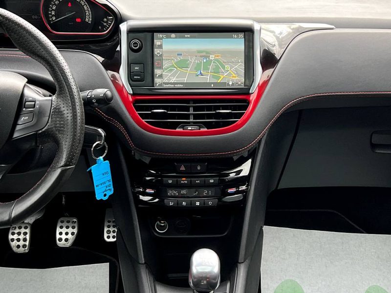 PEUGEOT 208 GTI 1.6 THP 200 Cv 1ERE MAIN / GPS TOIT PANORAMIQUE 47 700 Kms CritAir1 - GARANTIE 1 AN