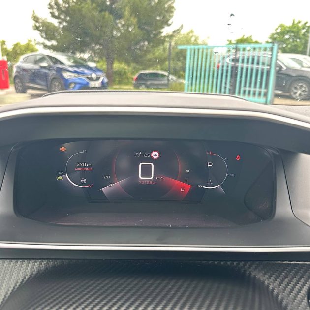 PEUGEOT 2008 1.5 BLUE HDI 130 cv Allure 