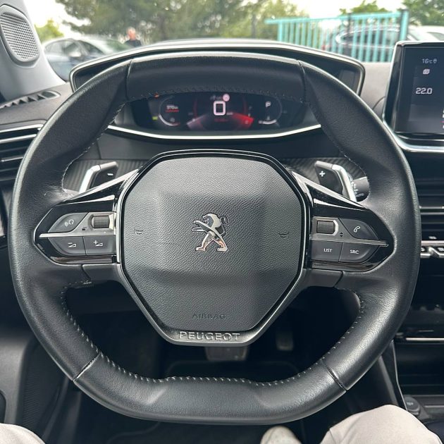 PEUGEOT 2008 1.5 BLUE HDI 130 cv Allure 