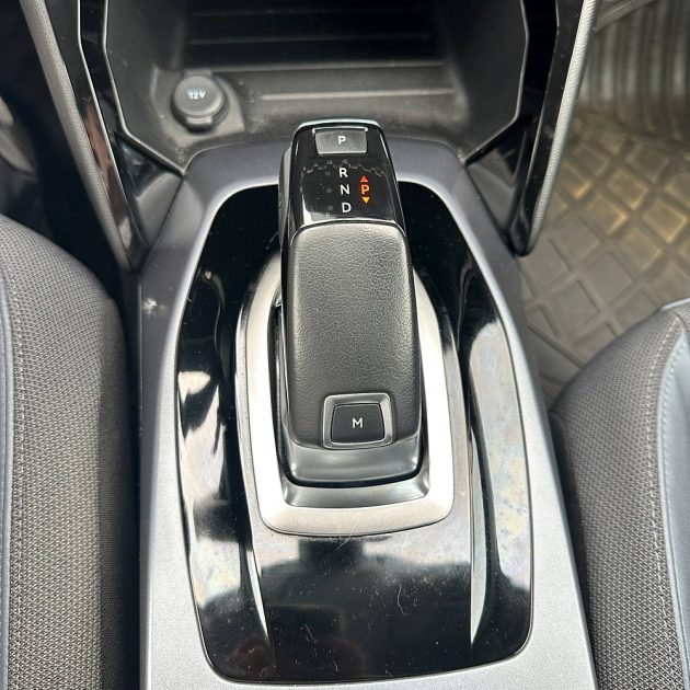 PEUGEOT 2008 1.5 BLUE HDI 130 cv Allure 