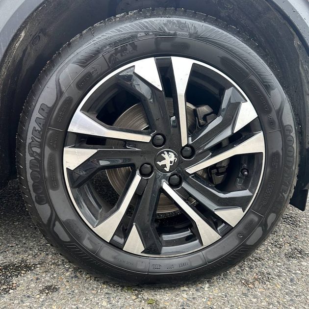 PEUGEOT 2008 1.5 BLUE HDI 130 cv Allure 