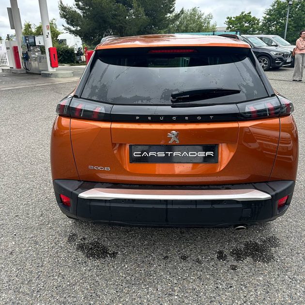 PEUGEOT 2008 1.5 BLUE HDI 130 cv Allure 